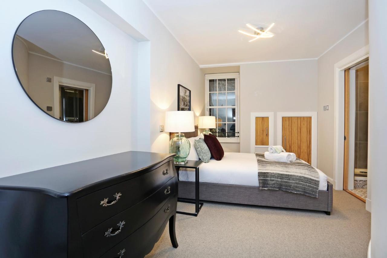 Joivy Refurbished Home On The Royal Mile إدنبرة المظهر الخارجي الصورة