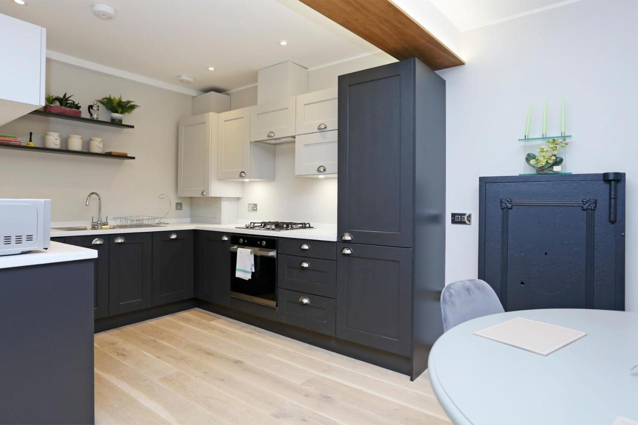 Joivy Refurbished Home On The Royal Mile إدنبرة المظهر الخارجي الصورة